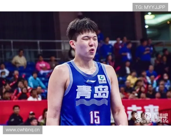 杨瀚森训练完喝蛋白粉像喝水，这胃是租来的吧？