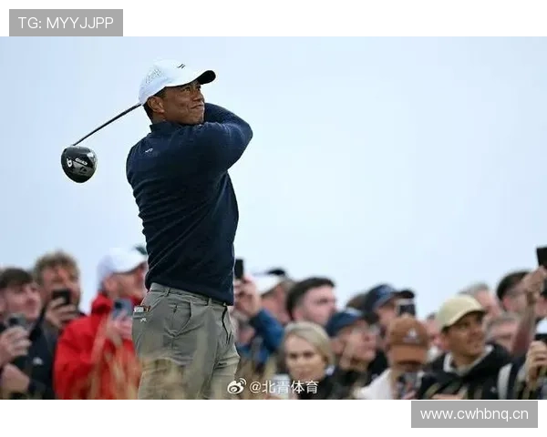 看到泰格·伍兹打完球，穿的那双鞋我直接怀疑他是亿万富翁在散步吧！