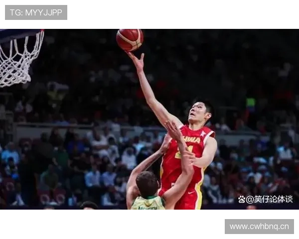 胡金秋连喝个奶茶都这么讲究，普通人估计要看着瘾哭了